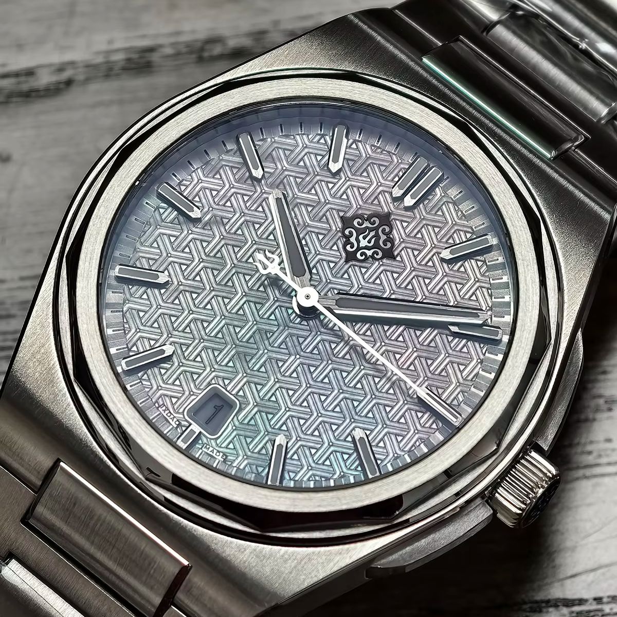 IX&DAO 2026 Yeni Savaşçı 37mm  - Omega Watch Constellation incelemesi ve fiyatı